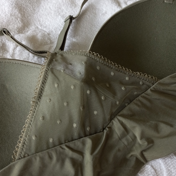 Victoria's Secret Wireless Push Up Racerback Bralette Bundle - Picture 5 of 7